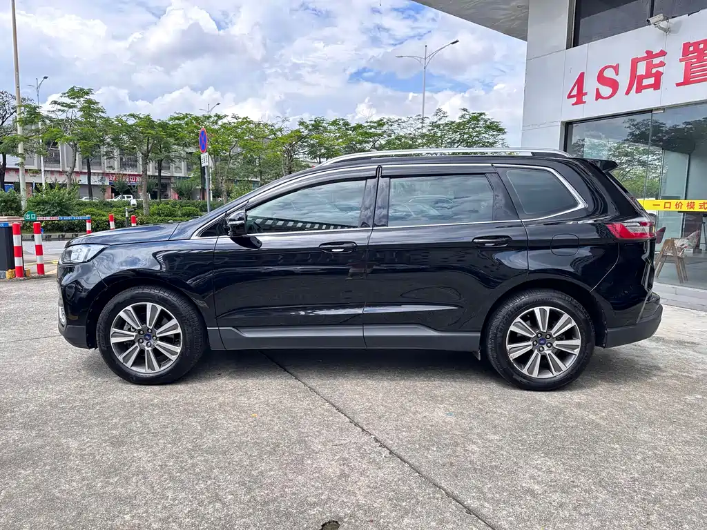 Edge PLUS EcoBoost 245 2 WD Platinum Sharp 5-seat