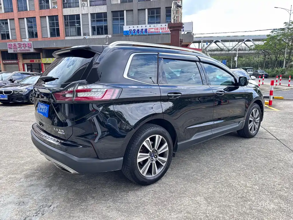 Edge PLUS EcoBoost 245 2 WD Platinum Sharp 5-seat