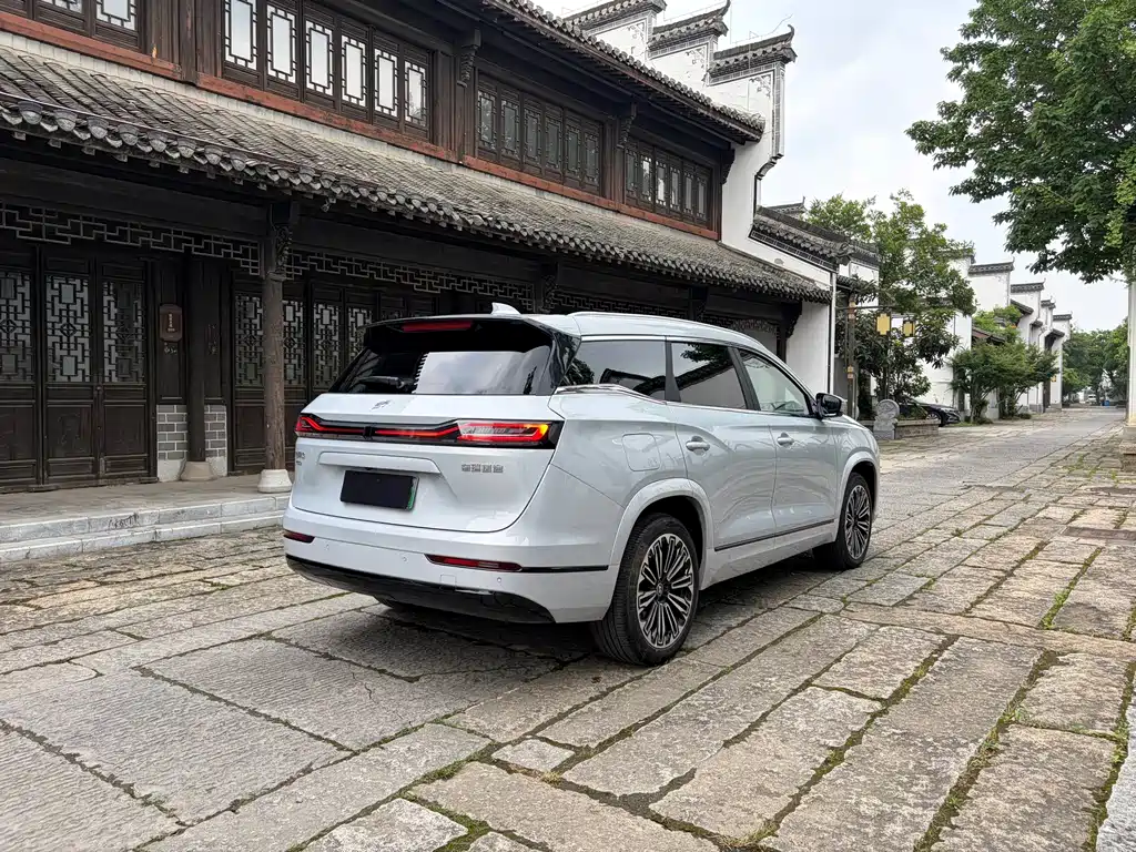 Jetour Shanhai L9 1.5 TD 2 DHT Flagship 6-seat