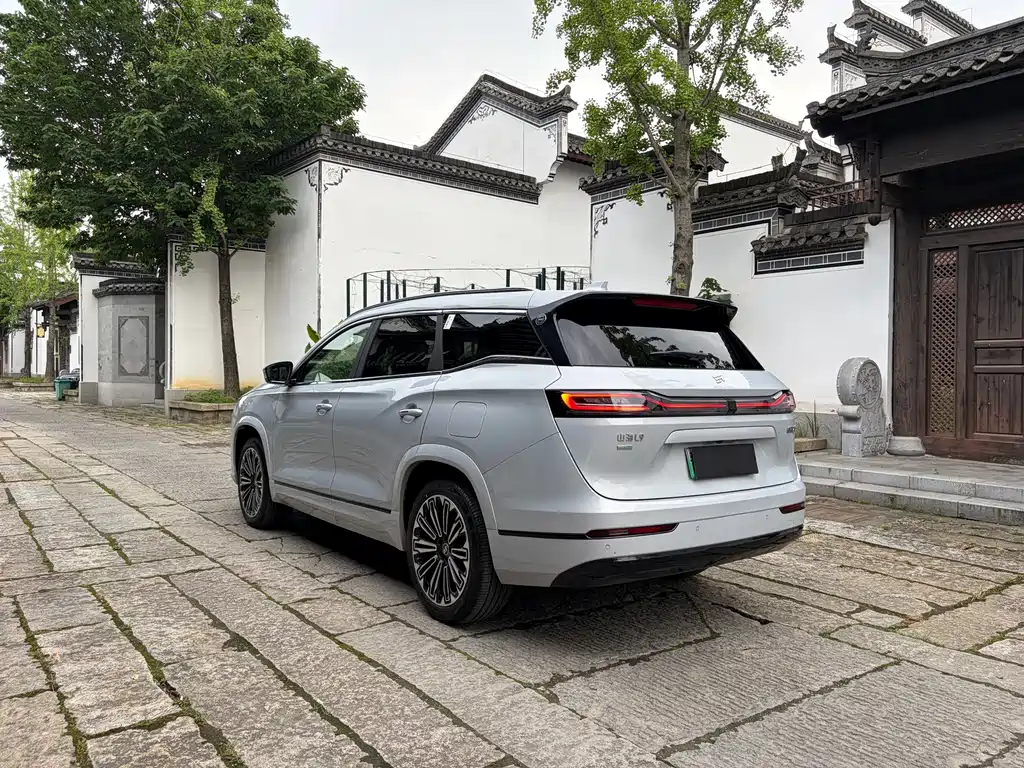 Jetour Shanhai L9 1.5 TD 2 DHT Flagship 6-seat