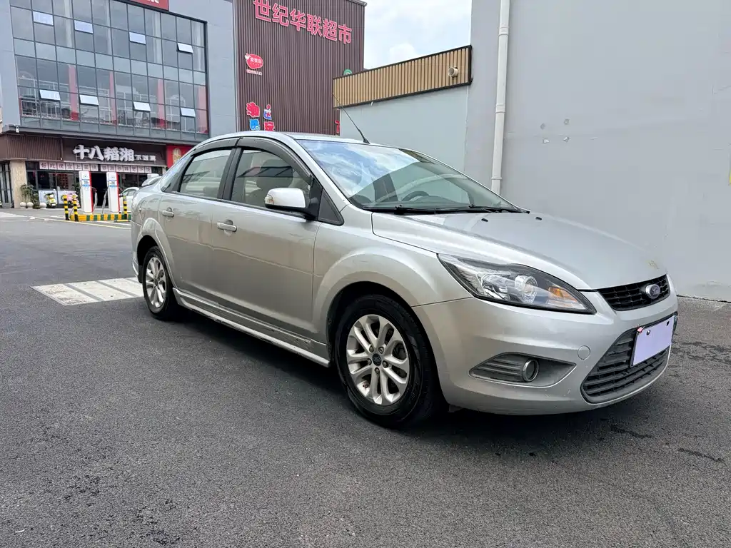 Focus Sedan Classic 1.8 L Manual Basic