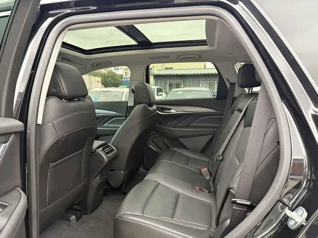 Enclave 28 T 4 WD Distinguished