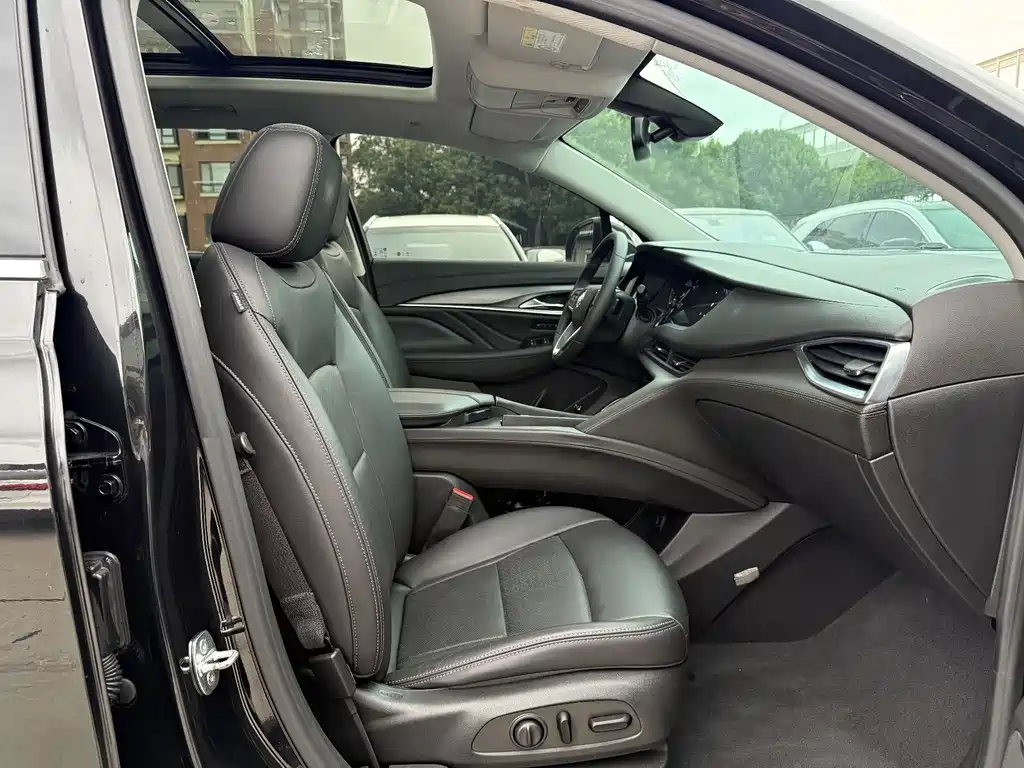 Enclave 28 T 4 WD Distinguished
