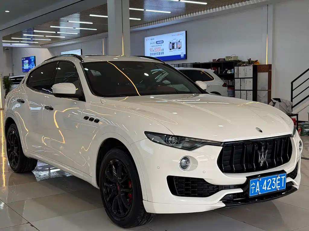 Levante 3.0 T Standard