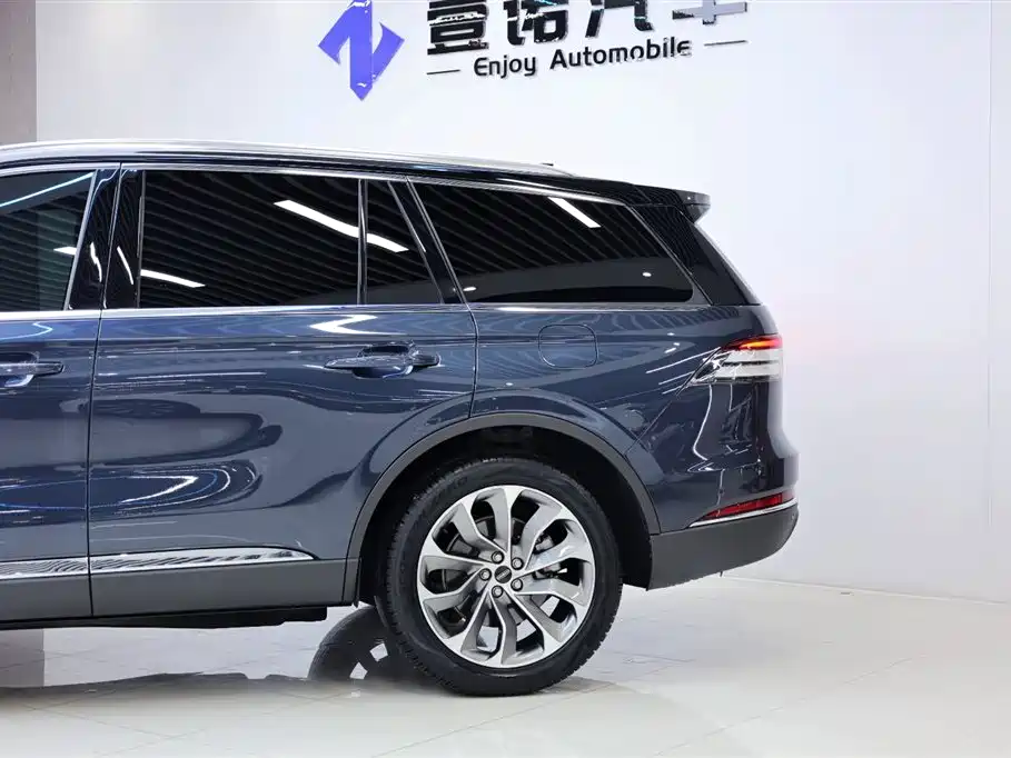 Aviator 3.0 T V6 4 WD Executive