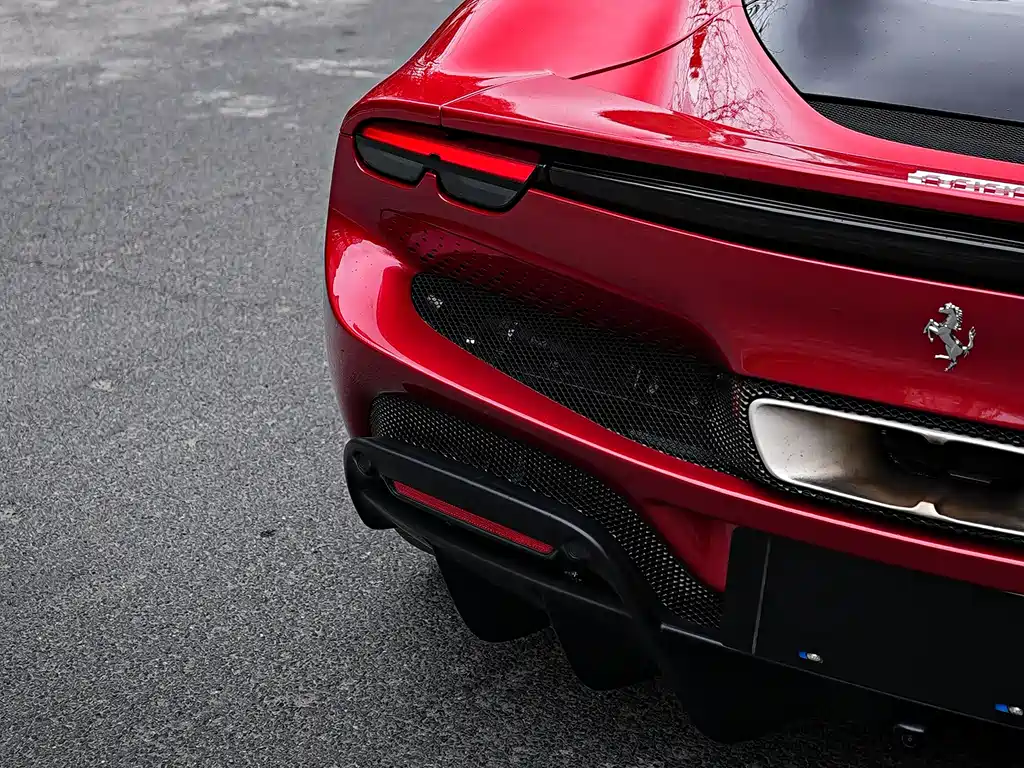 Ferrari 296 3.0 T V6 GTS