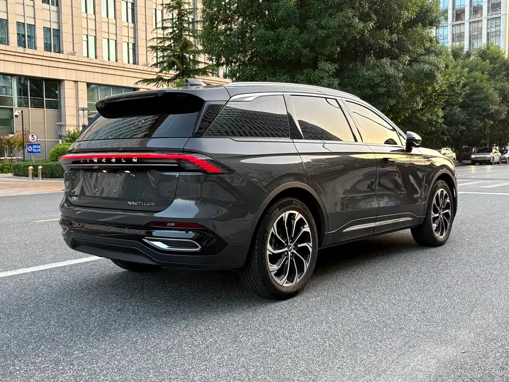 Nautilus 2.0 T 4 WD Supreme Wise