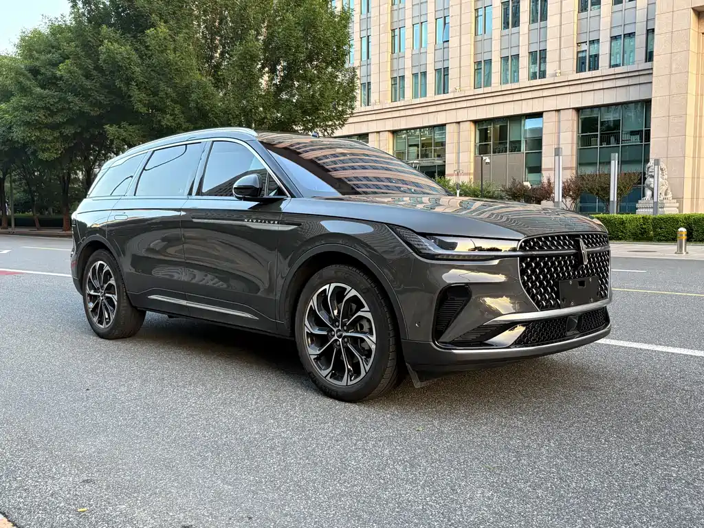 Nautilus 2.0 T 4 WD Supreme Wise