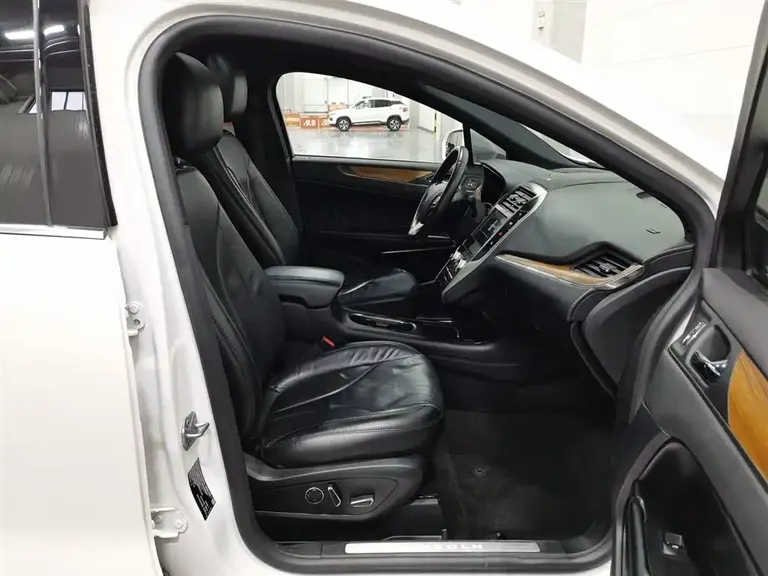 Lincoln MKC 2.0 T 4 WD Graceful CN-VI