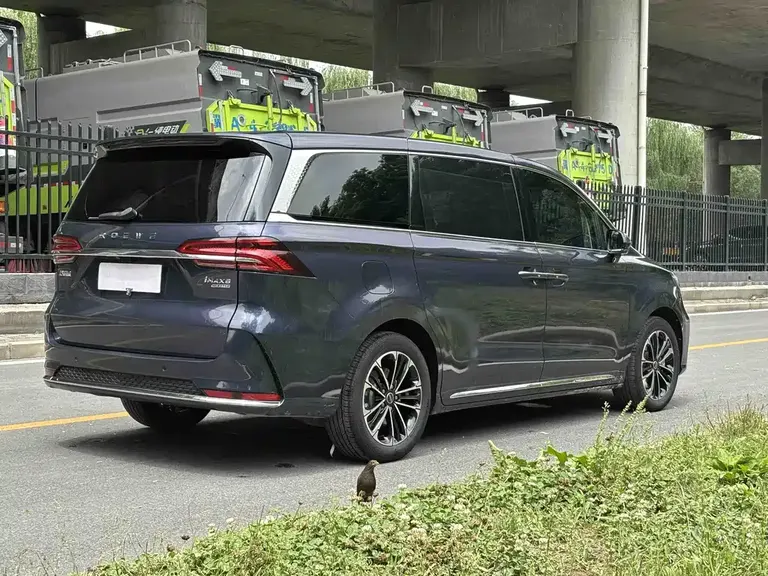 Roewe iMAX8 400 TGI Flagship
