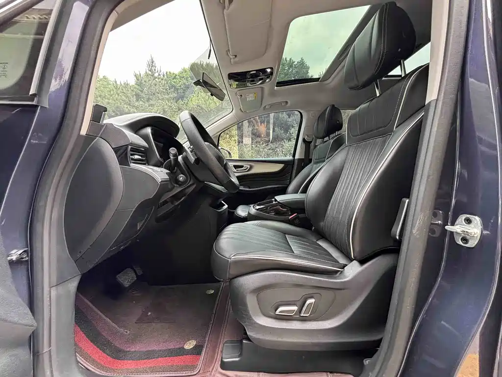 Roewe iMAX8 400 TGI Flagship