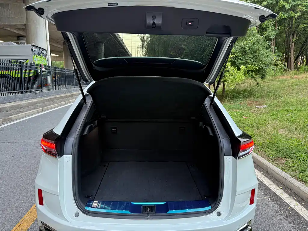 Honda UR-V 370 TURBO 2 WD Graceful