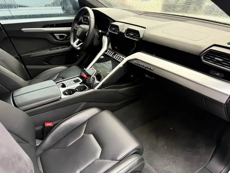 Lamborghini Urus 4.0 T V8