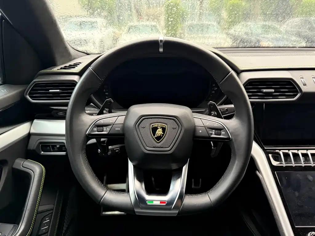 Urus 4.0 T V8