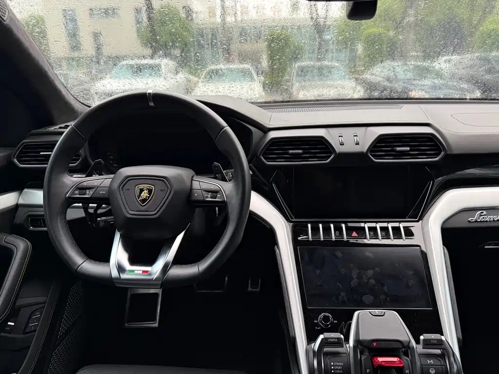 Urus 4.0 T V8