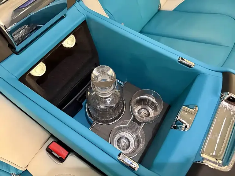 Rolls-Royce Cullinan 4-seat