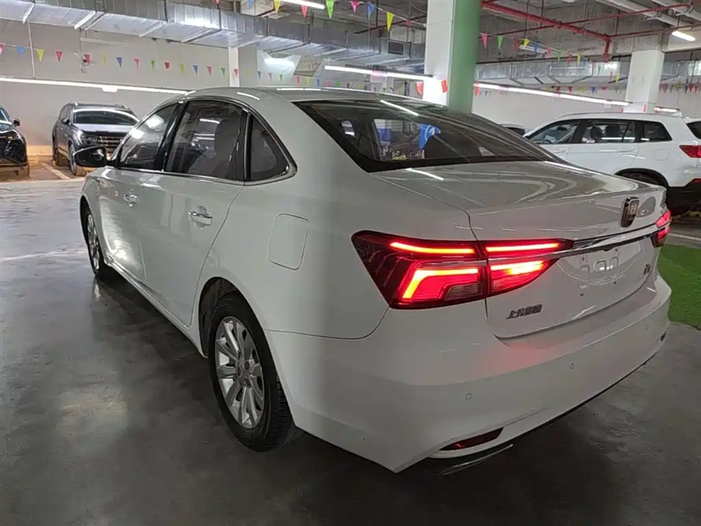 Roewe i6 Classic 20 T Auto Flagship