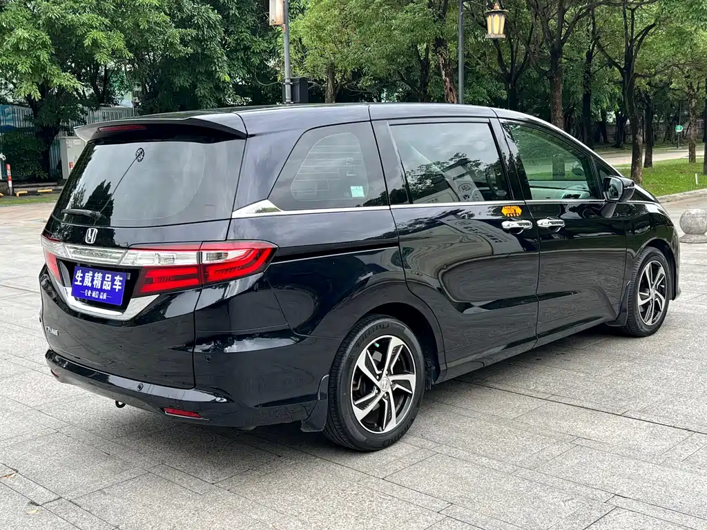 Odyssey Facelift 2.4 L Luxury