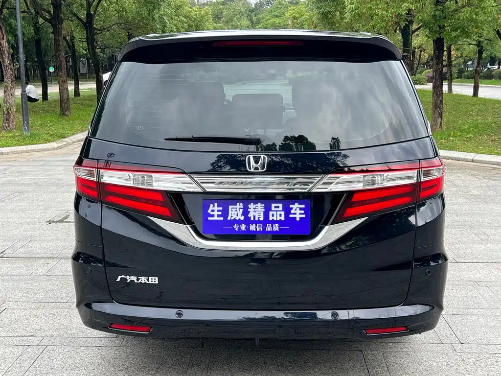 Odyssey Facelift 2.4 L Luxury