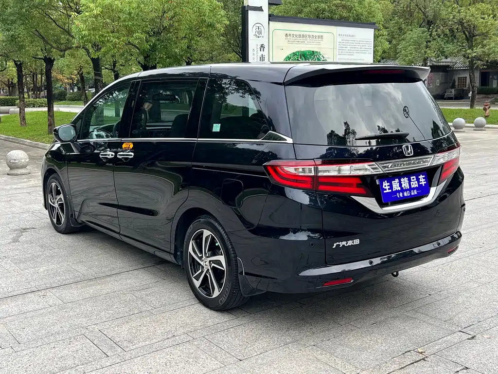 Odyssey Facelift 2.4 L Luxury