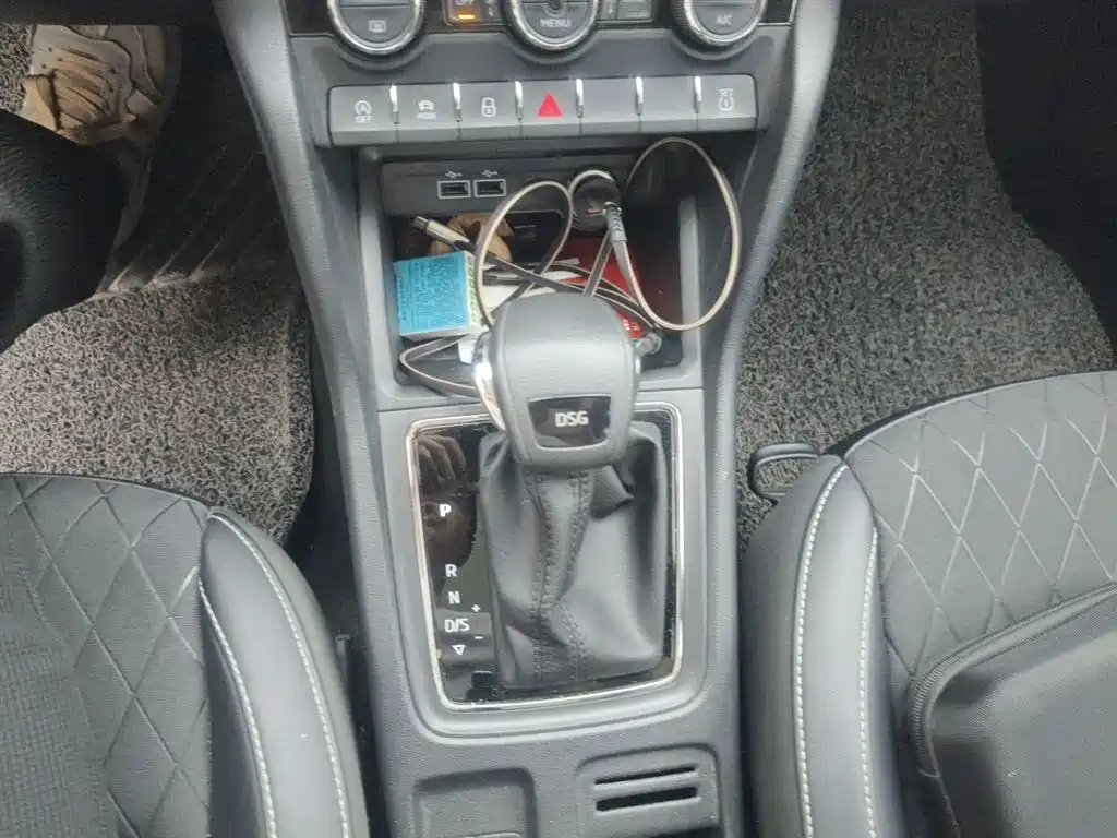 Karoq TSI280 Luxury CN-V