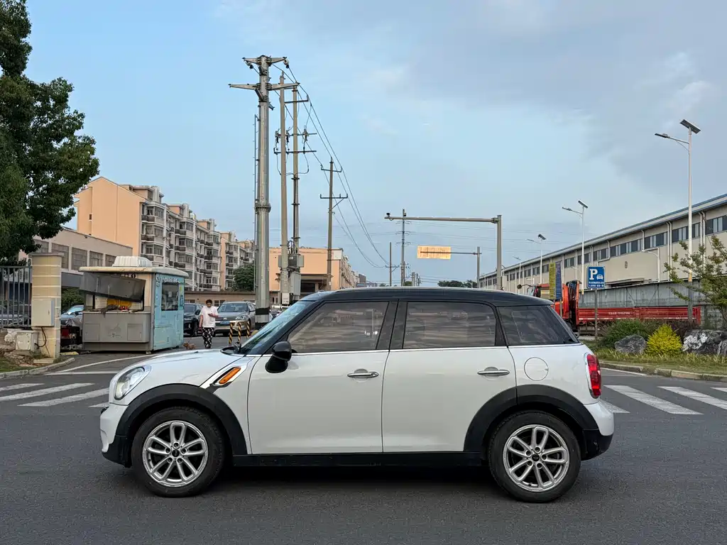 MINI COUNTRYMAN MINI COUNTRYMAN 2015款 1.6 T COOPER S ALL4 极致暗夜版