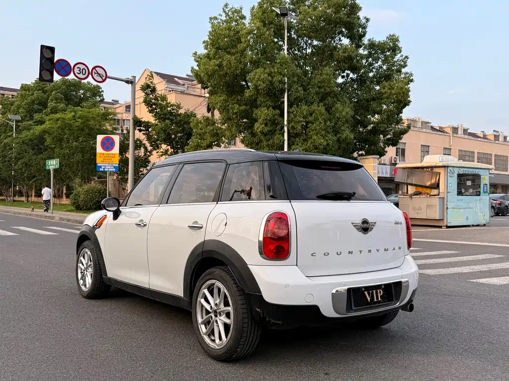 MINI COUNTRYMAN MINI COUNTRYMAN 2015款 1.6 T COOPER S ALL4 极致暗夜版