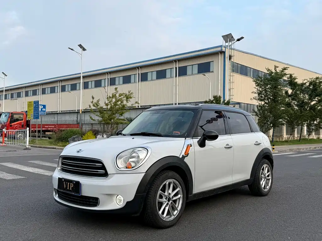 MINI COUNTRYMAN MINI COUNTRYMAN 2015款 1.6 T COOPER S ALL4 极致暗夜版