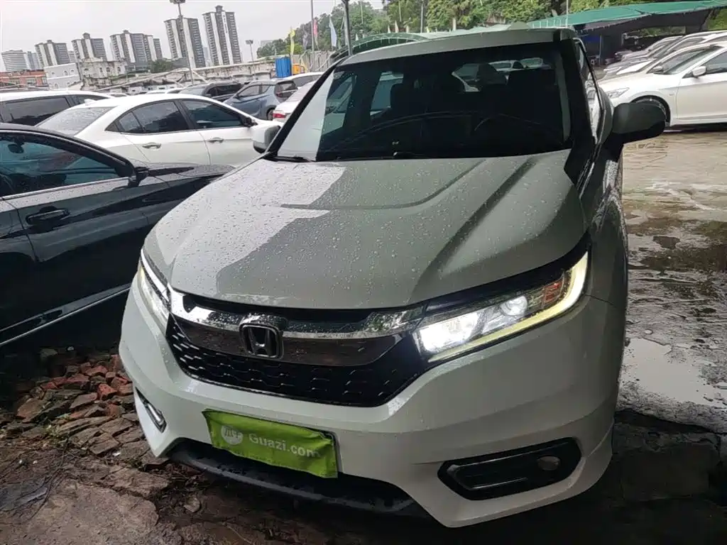 Avancier 240 TURBO 2 WD Luxury