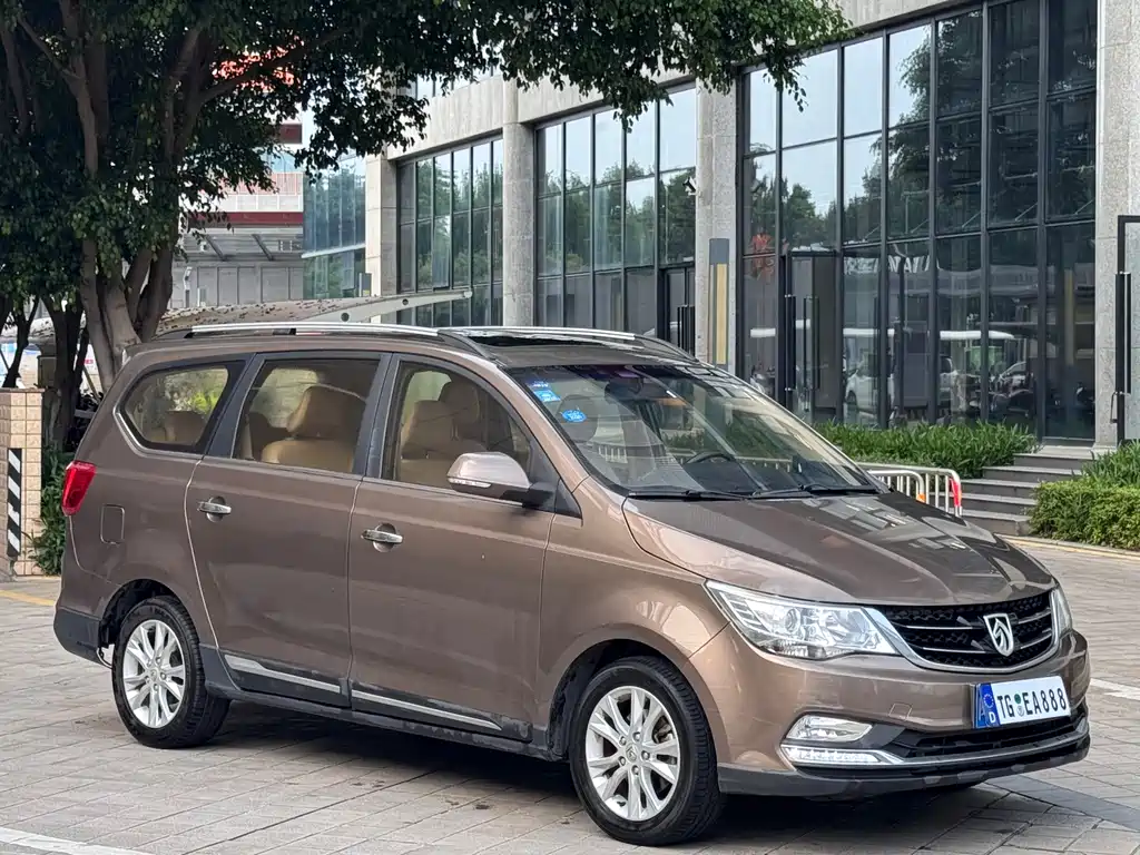 Baojun 730 1.8 L iAMT Luxury 7-seat