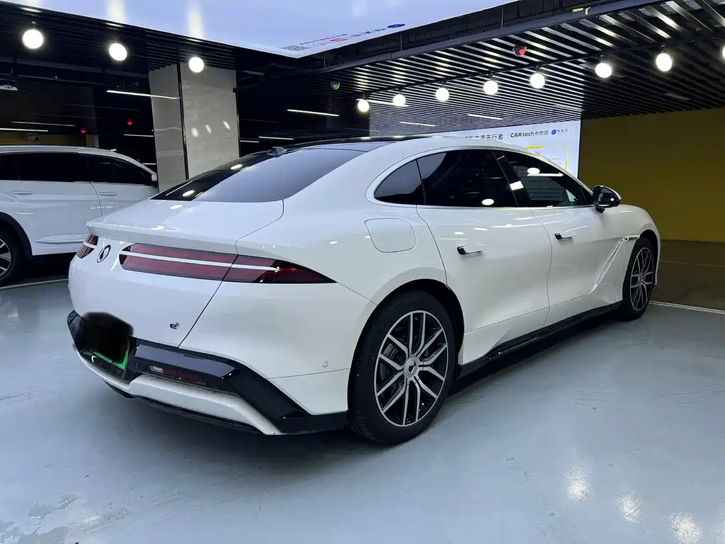 Denza Z9 1100 km 4 WD Max