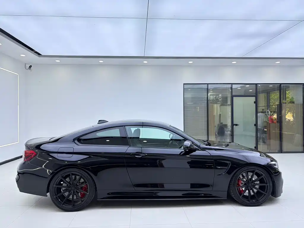 BMW M4 宝马M4 2017款 M4双门轿跑车 MT