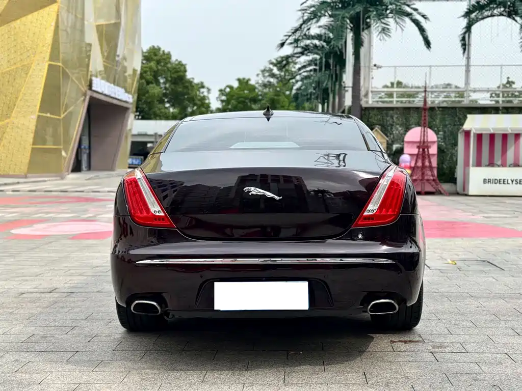 Jaguar XJ XJL 2.0 T Graceful Business