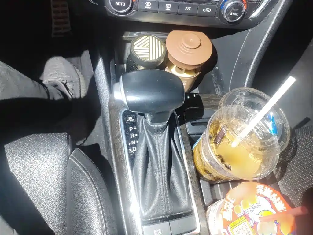 Kia K5 1.6 T Auto LUX