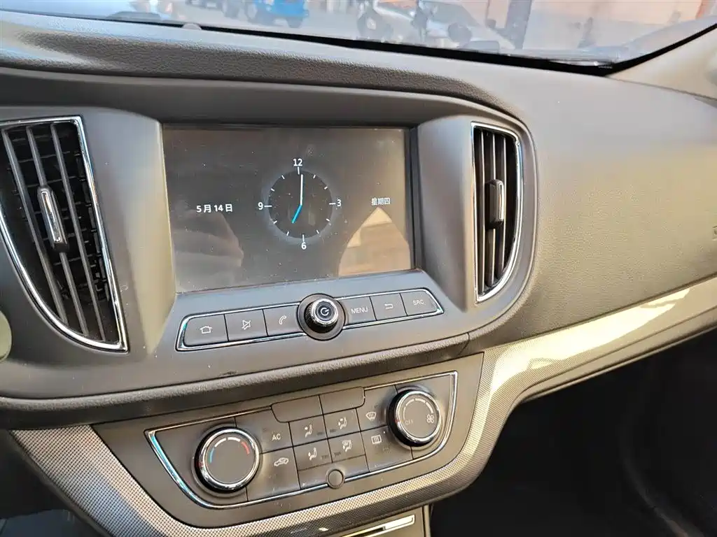 Roewe 360 PLUS 1.5 L Auto Premium