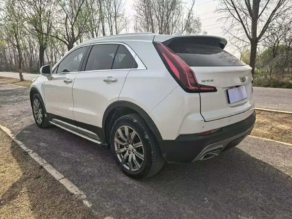 Cadillac XT4 Facelift 28 T 2 WD Leading