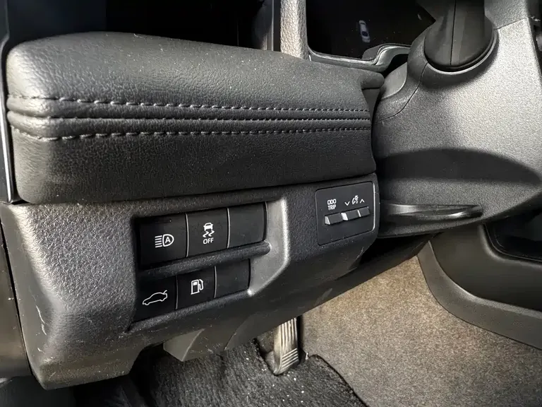 Toyota Avalon 2.0 L Progressive CN-VI
