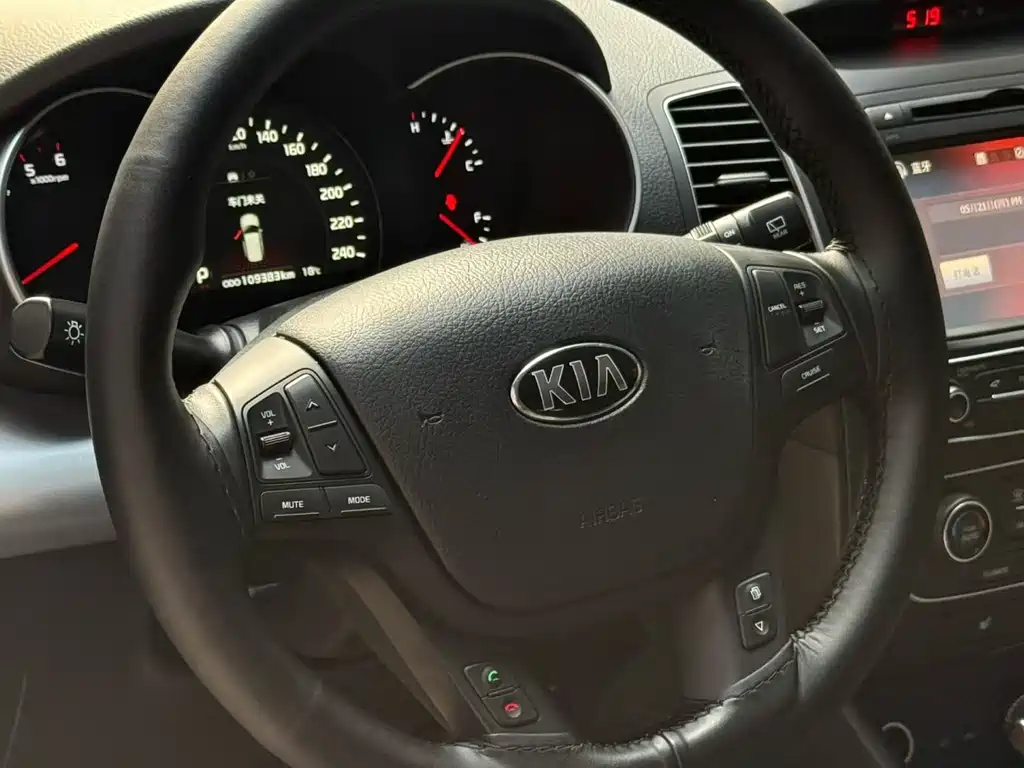 Sorento 索兰托 2013款 2.2 T 5座柴油豪华版