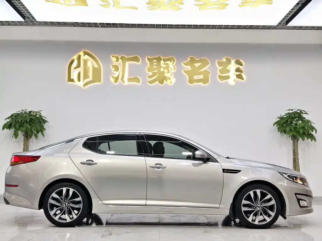 Kia K5 2.0 L Auto Luxury