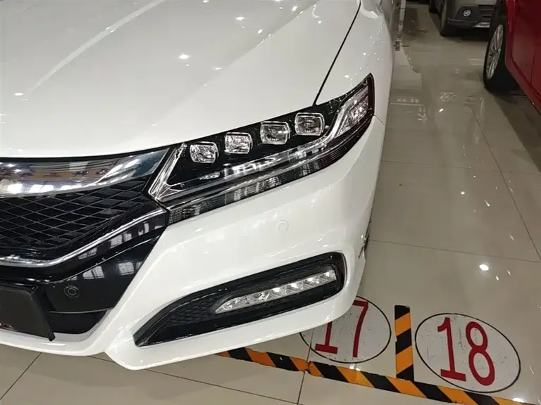 Honda Spirior 2.4 L Luxury