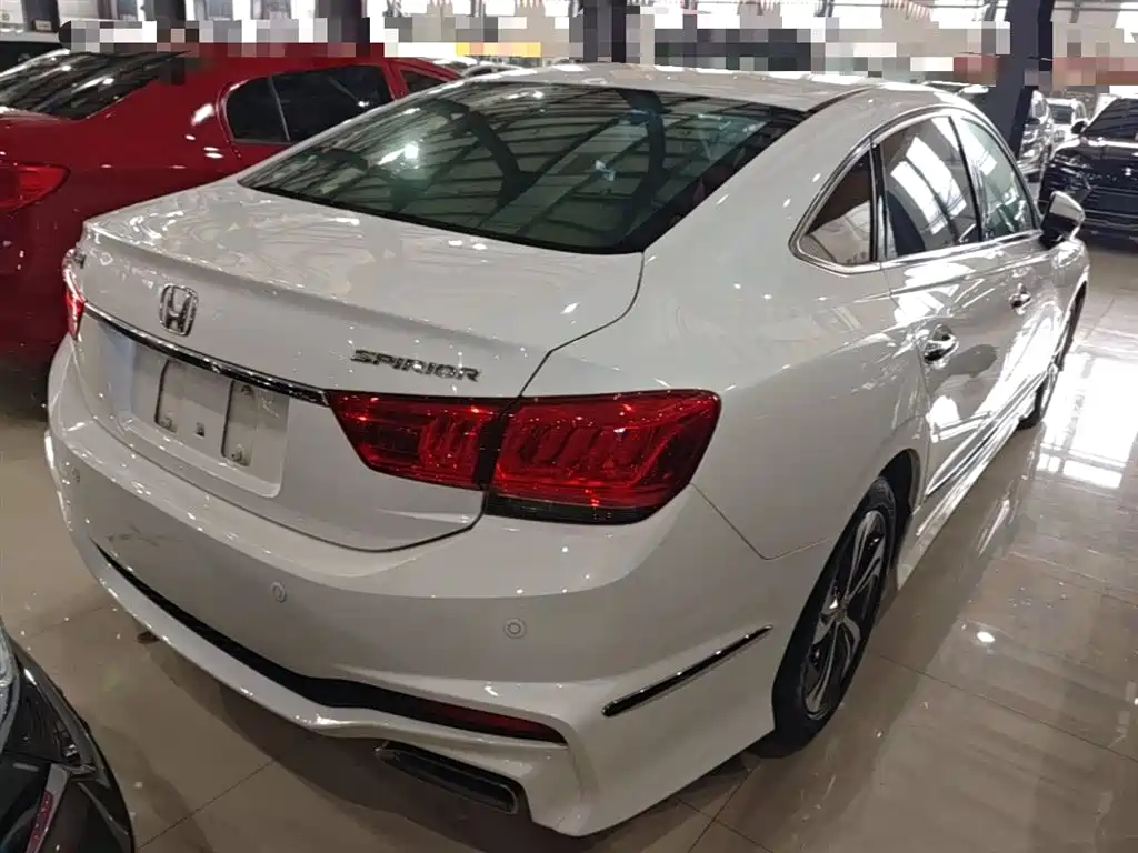 Spirior 2.4 L Luxury
