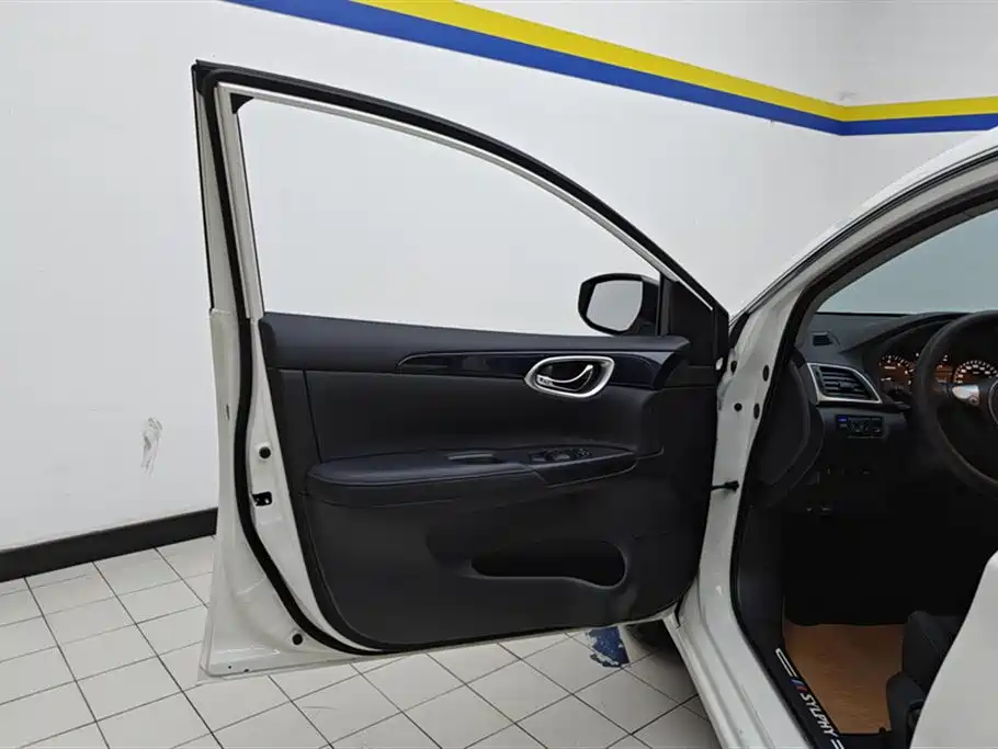Sylphy Facelift III Classic 1.6 XE CVT Comfort