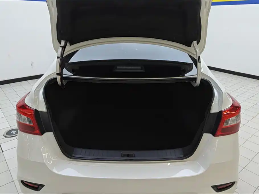 Sylphy Facelift III Classic 1.6 XE CVT Comfort