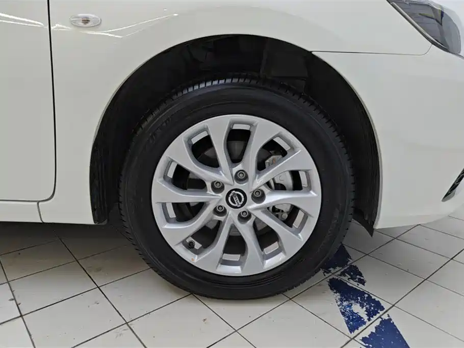 Sylphy Facelift III Classic 1.6 XE CVT Comfort