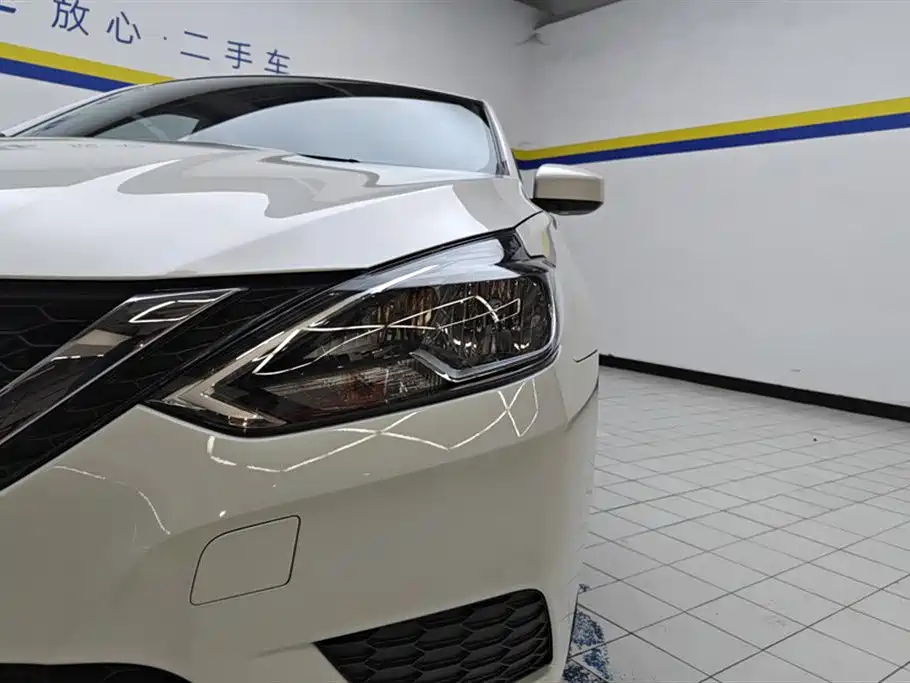 Sylphy Facelift III Classic 1.6 XE CVT Comfort