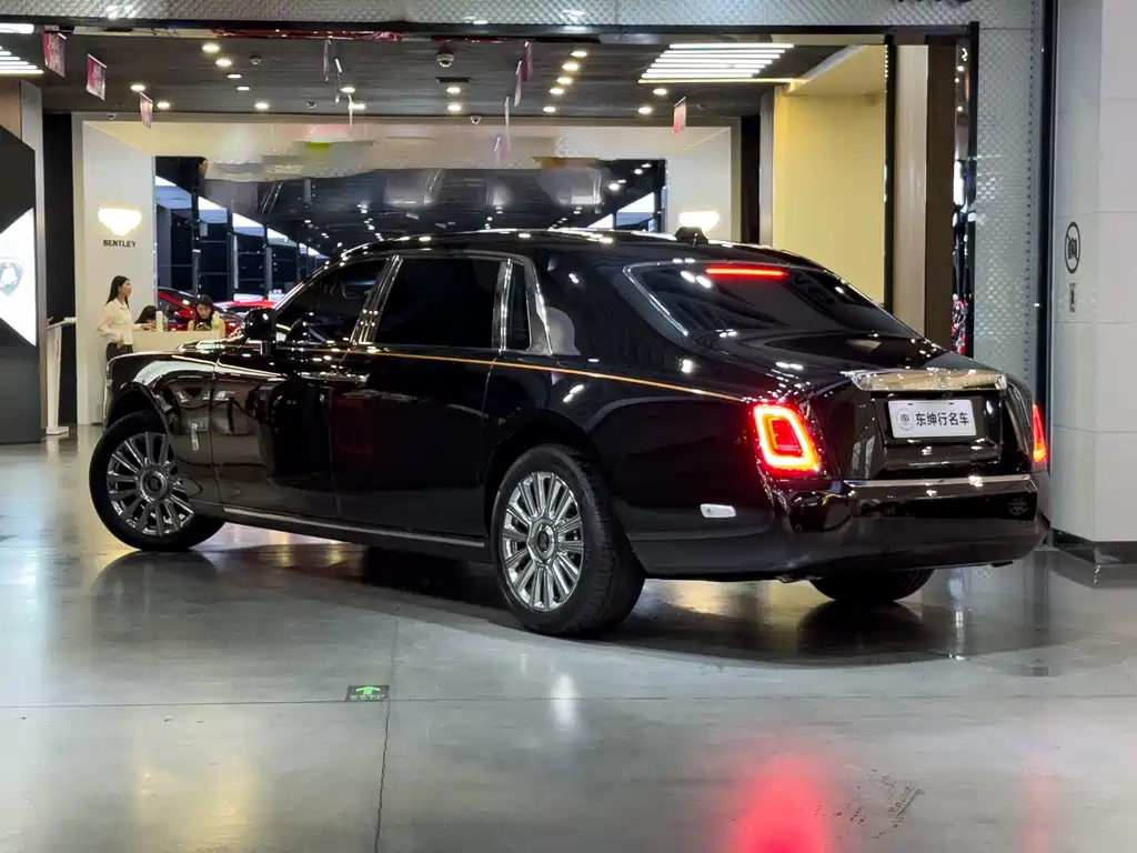 Phantom 6.7 T LWB Range