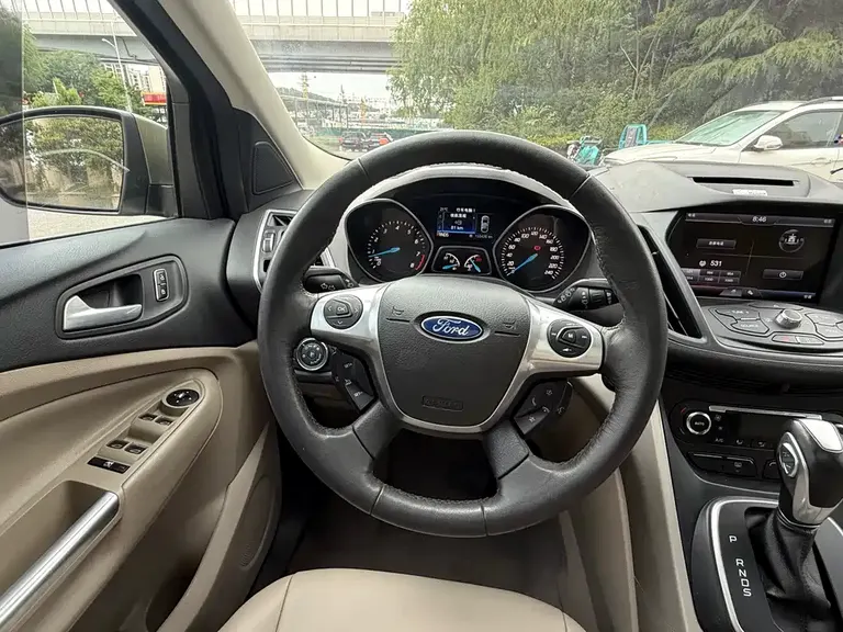 Ford Kuga 1.6 L GTDi 4 WD Elite