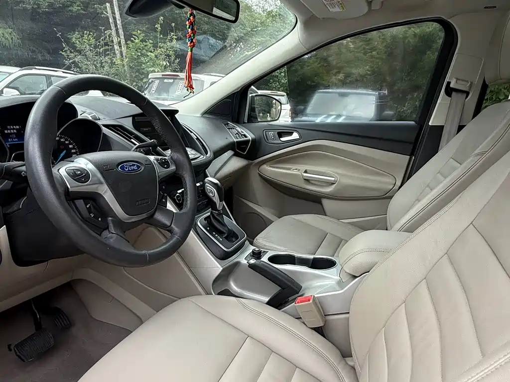 Kuga 1.6 L GTDi 4 WD Elite