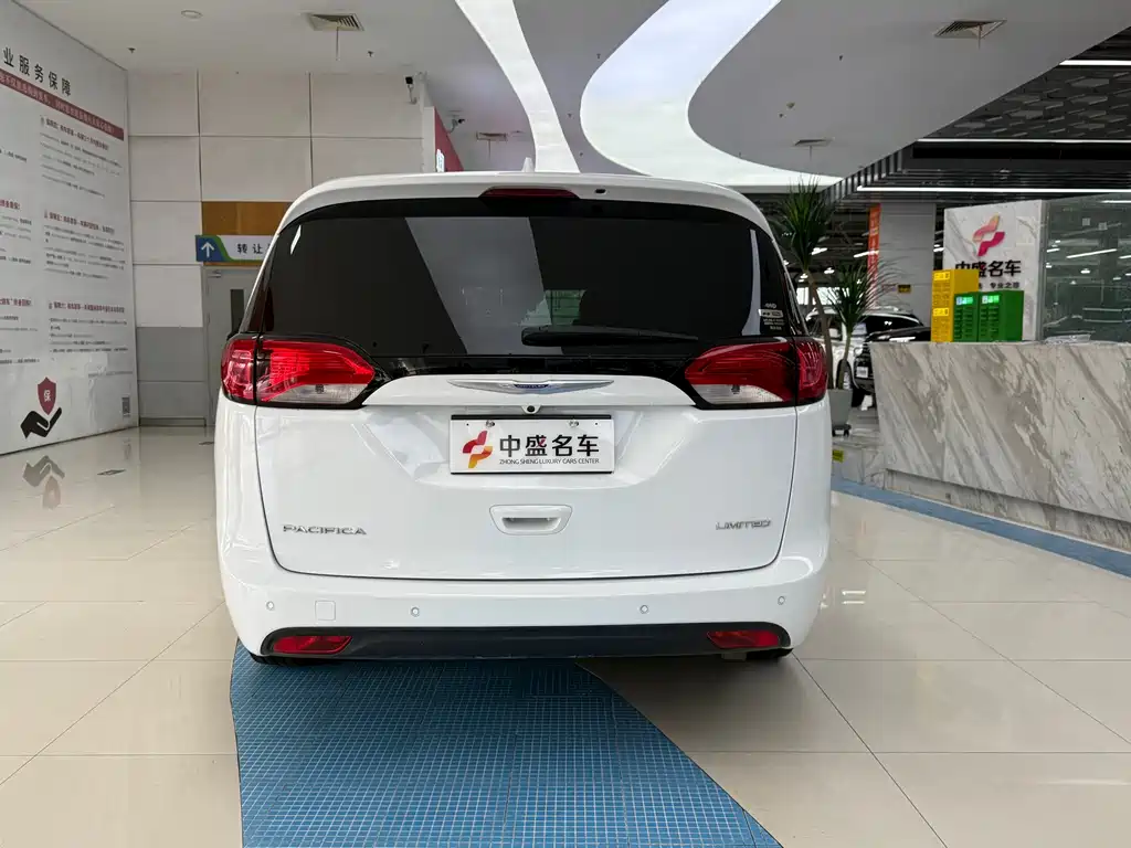 Pacifica (Import) 3.6 L Premium