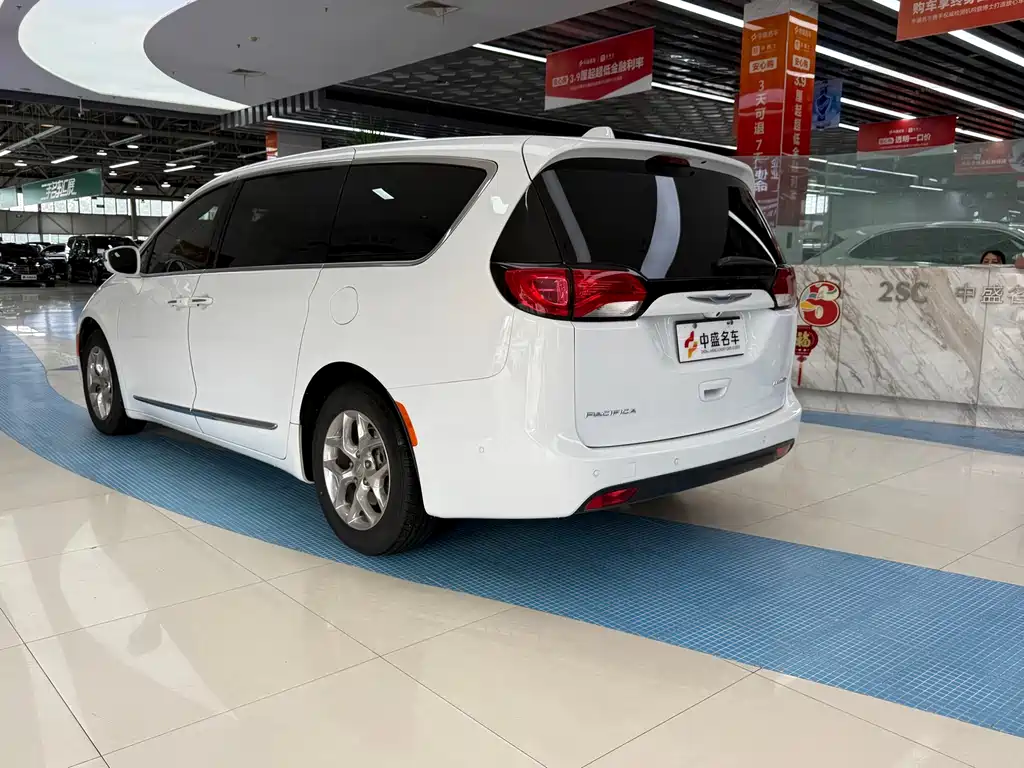 Pacifica (Import) 3.6 L Premium